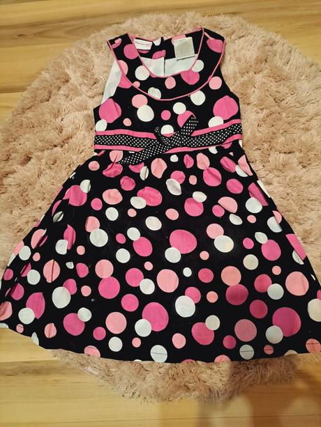 Bodkované šatičky, 104