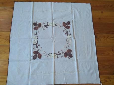 Veľkonočný obrus 92x92 - 8 eur, 