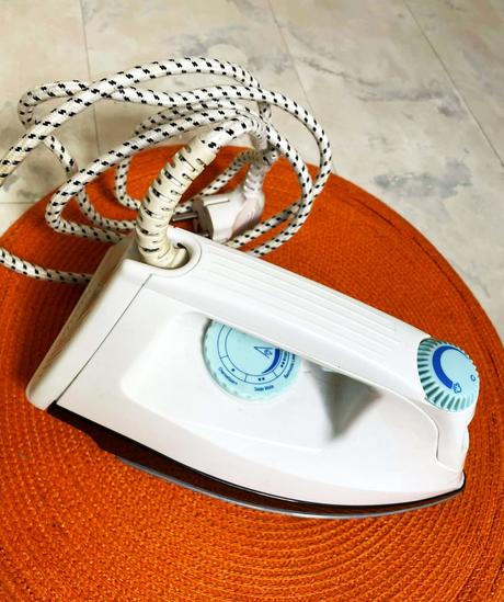 Mini cestovná naparovacia žehlička, 