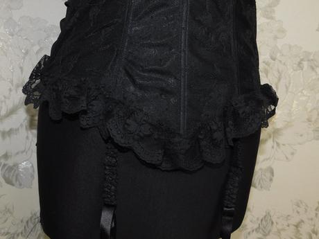 Kvalitny čipkovany korzetovy top, 70c