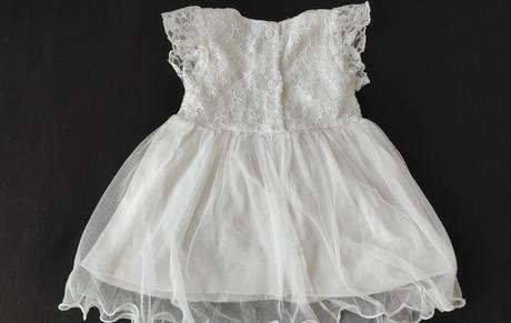 Dievčenské šaty, 62