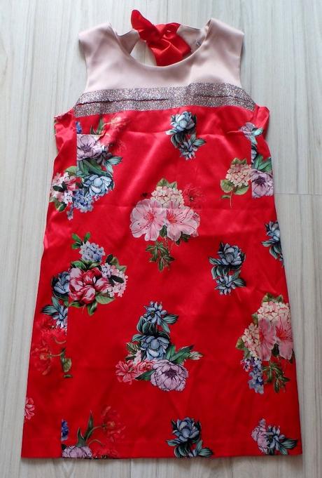 Zaujímavé červené minišaty, v.m/l, l