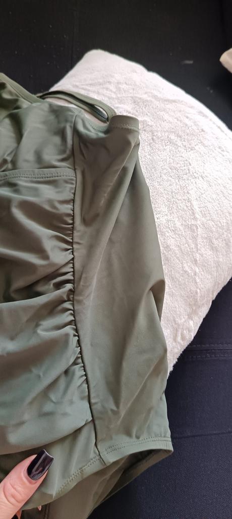 Sťahujúce plavky, xxl