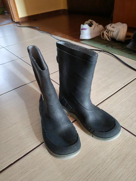 Gumáky, lupilu,31
