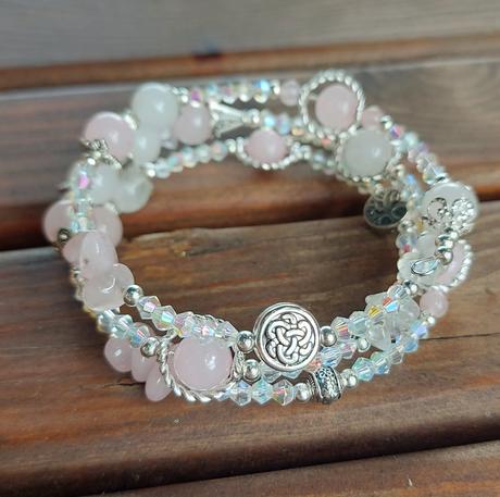 Náramok z minerálov pre rakov, býkov, váhy a ryby, 