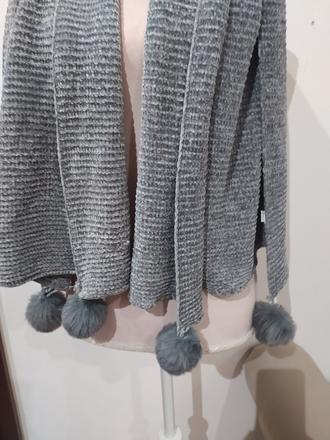 Dlhý žinilkový šál,