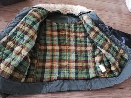 Zelená bunda s koženými rukavmi, m