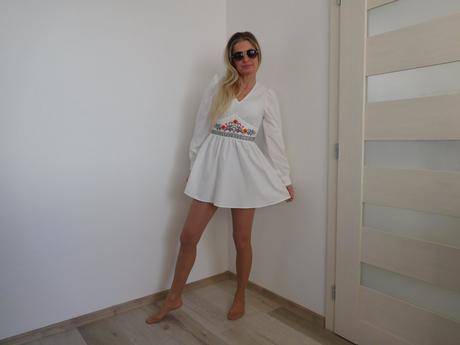 Šaty biele krátke dámske ozdobný pás-s, s