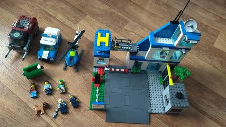 Lego city policajná stanica, 