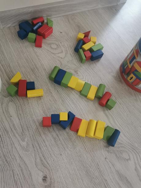 Drevené kocky s vedierkom, 