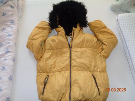 Predám extra teplú vetrovku top stav, f&f,122