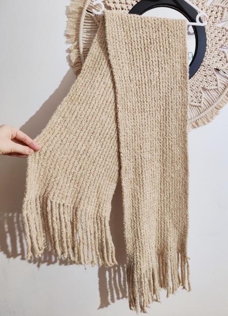 Béžový šál, amisu