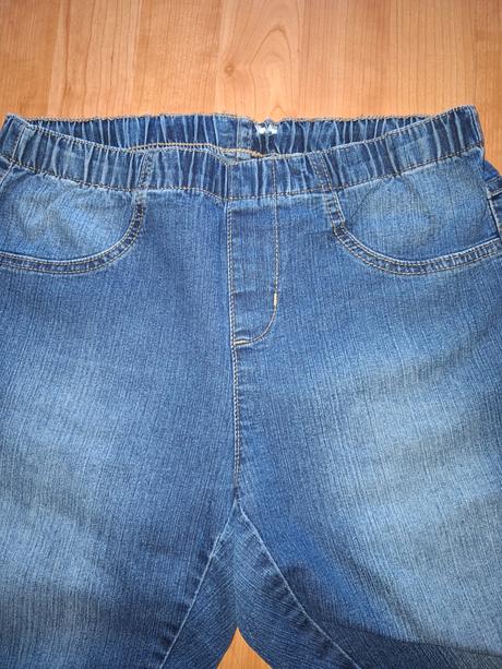 Dámske džeginsy, 40