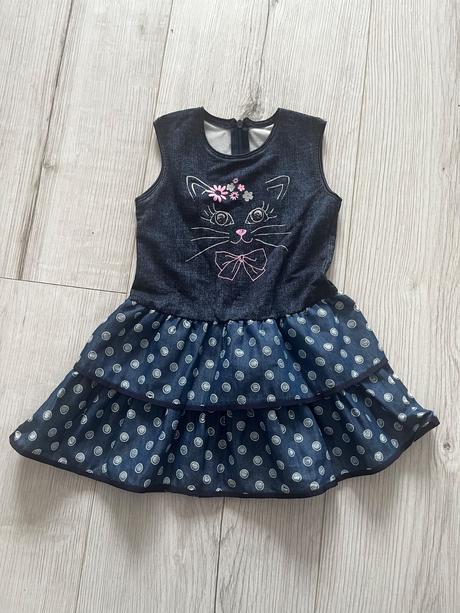 Volánové šaty s obrázkom mačičky, 104