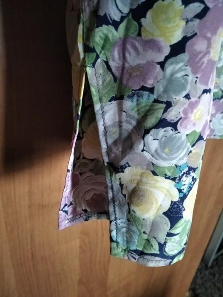 Blúzka kvetinová, 44