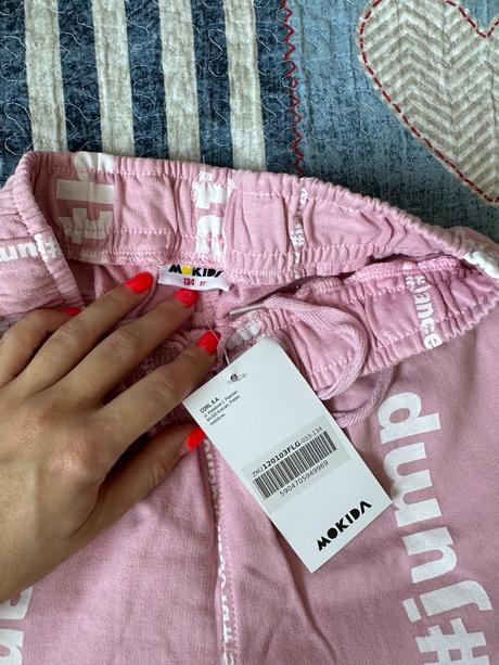 Teplakove nohavice, 134