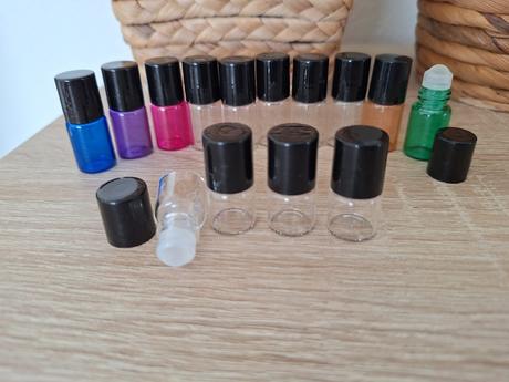 Sklenene flakony s gulickou, 