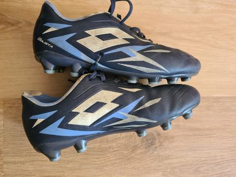 Kopacky na futbal, 34