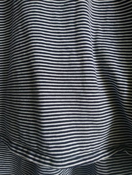 Elastický pásikavý modro biely top, wendy trendy, l