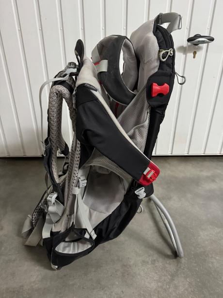 Turisticky nosič osprey poco ag, osprey