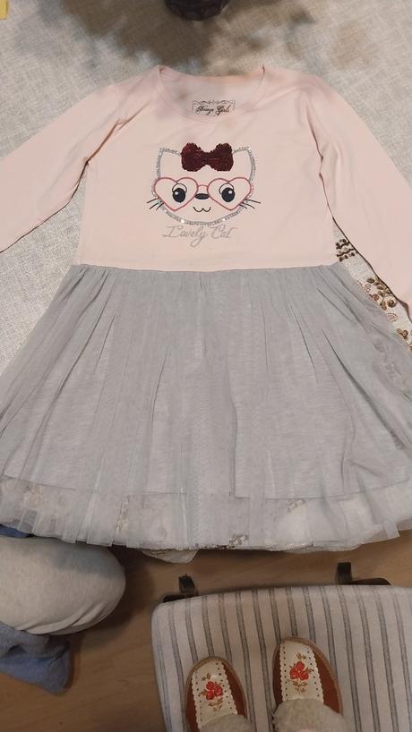 Šaty s dlhým rukávom, 116