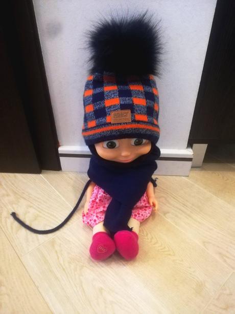 Teplá čiapka s brmbolcom, 98