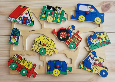 Drevené vkladacie puzzle s motívom farmy,