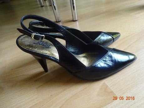 Spicate kozenne topanky s otvorenou patou, 35