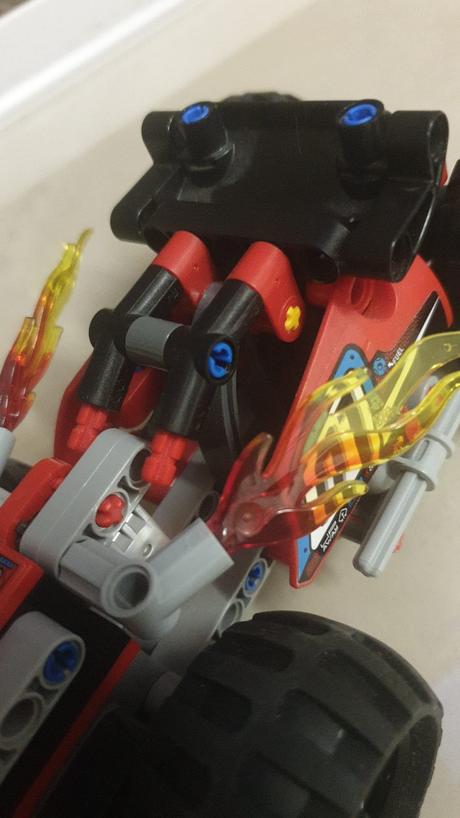 Lego technic 42073  - červená bugina  top stav, 