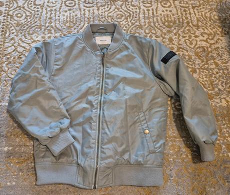 Pekna bunda, reserved,134