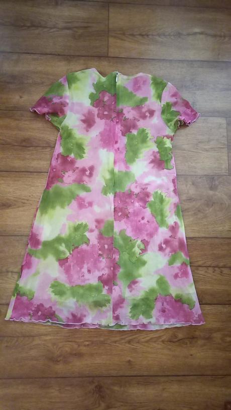 Krásne šaty 122/128 s kvetinkou, 122