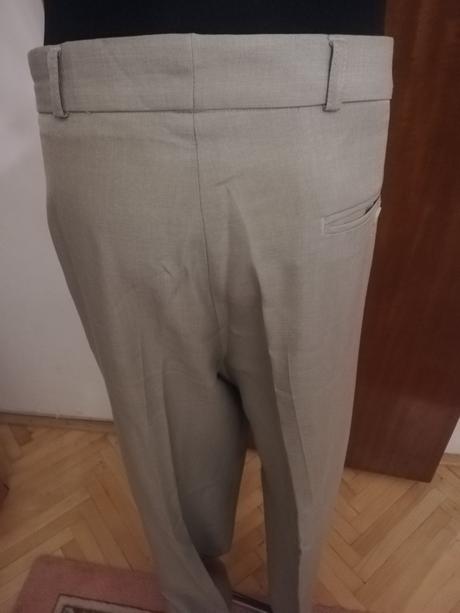 Bledozelene nohavice, 52