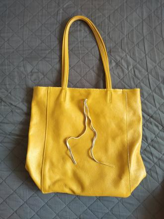 Nová kožená kabelka, 