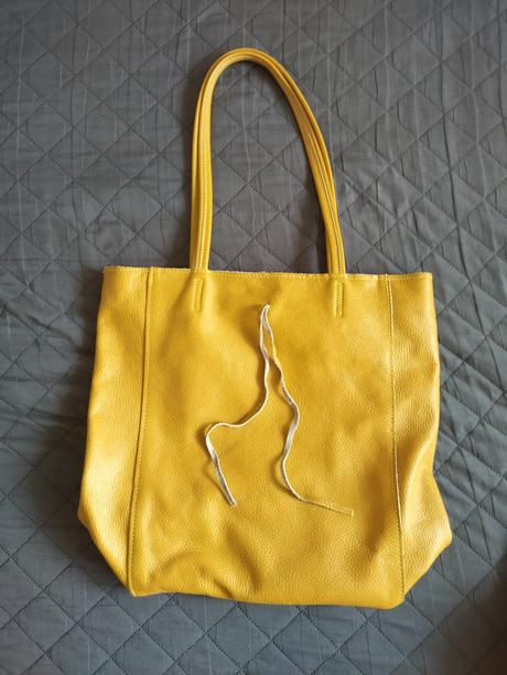 Nová kožená kabelka,