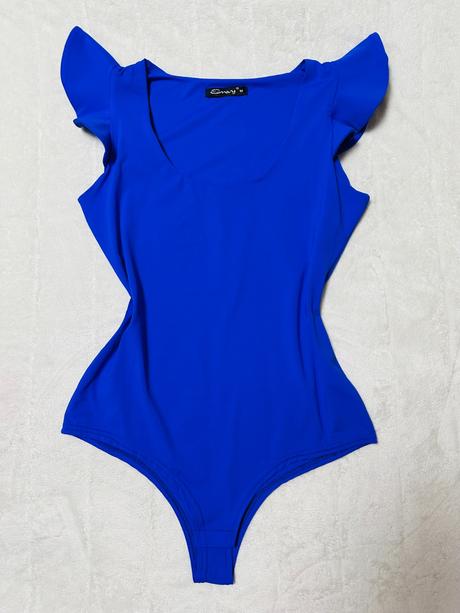 Kráľovské modré body s volánom na pleciach, m / s