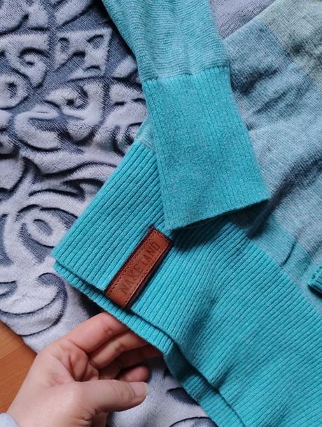 Naketano krásny dámsky roláčik, svetrík, s