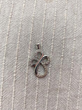 Strieborný prívesok kríž, 