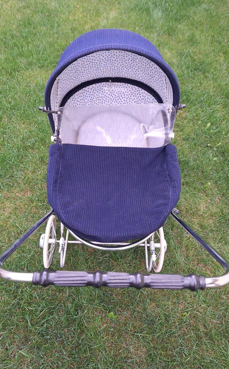 Retro kočík pre bábiku, 