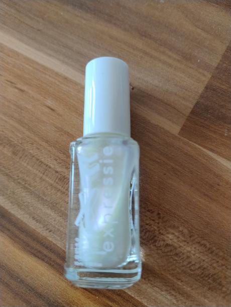 Lak na nechty essie, 