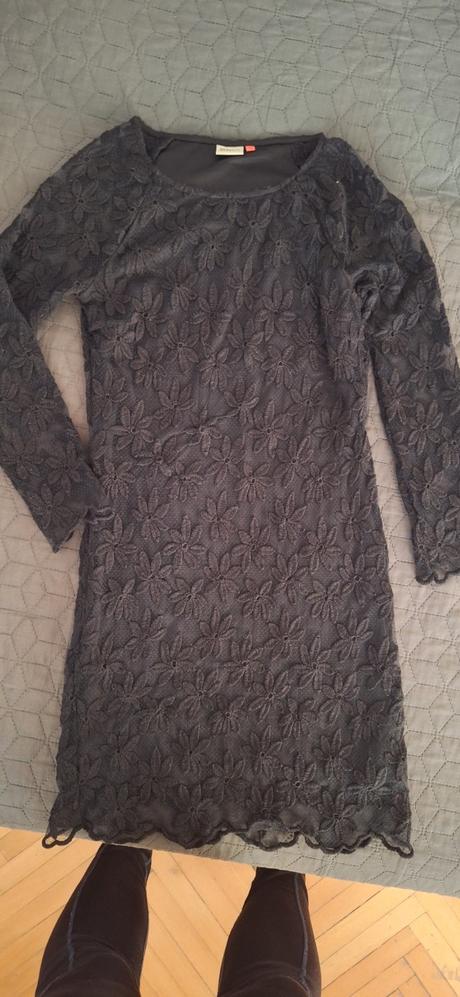 Čipkované šaty, 34