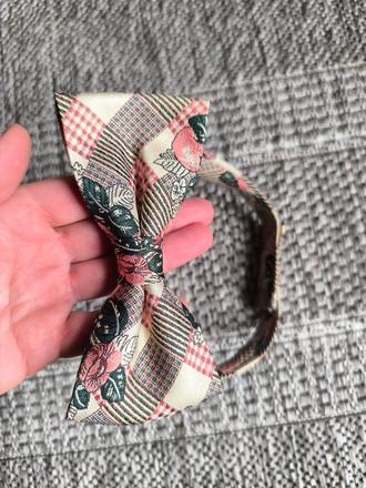 Žakárový motýlik, 