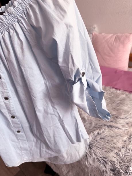 Bledomodrá košeľa, s