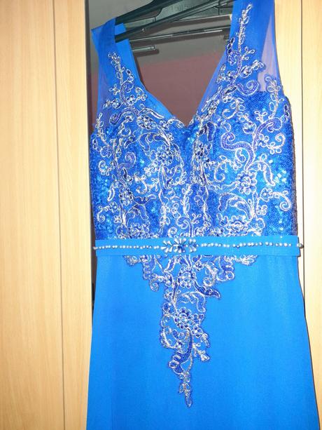 Spoločenské šaty, 38