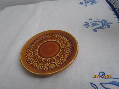 1912. hnedý tanierik,