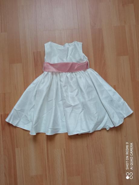 Biele slavnostne saty 86, 92