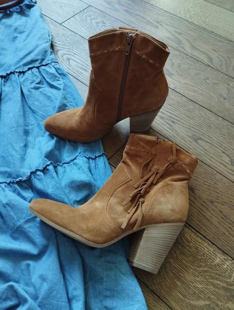 Nove kozene cizmy, 38