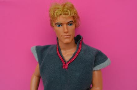 Ken k bábike barbie, 