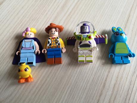 Lego 4+ toy story 10770 buzz a woody v lunaparku, 