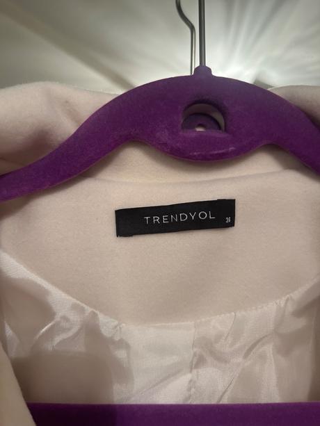 Trendyol novy bežovy kremovy kabat tenky, s