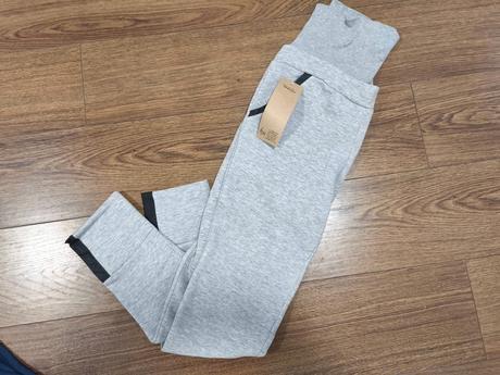 Tehotenské tepláky, s